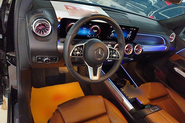 Used Mercedes-Benz GLB 2021 GLB 200 Dynamic Edition Center Console