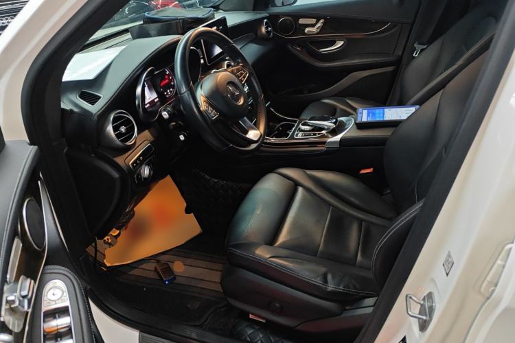 Used Mercedes-Benz GLC 2019 Facelift GLC 260 L 4MATIC Luxury Model
