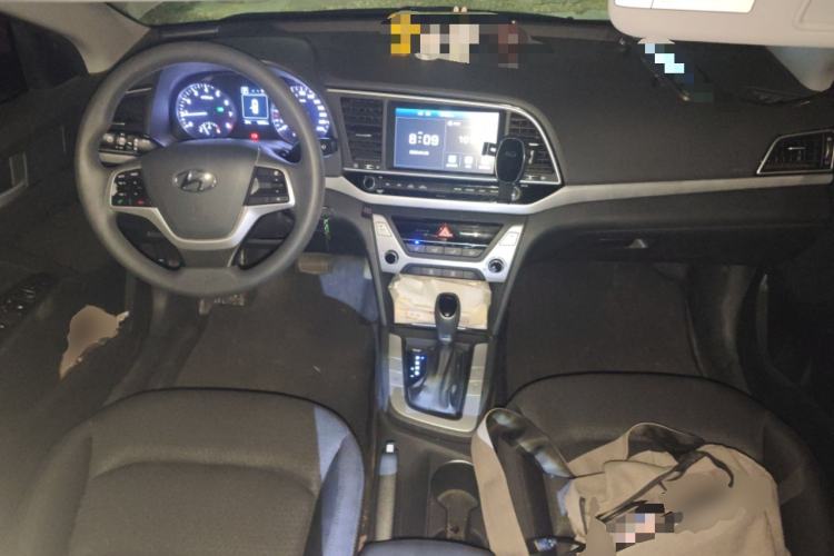 Used Hyundai Elantra (6th Generation / Lingdong) 2016 1.6L Automatic ZhiXuan – Elite Version Center Console