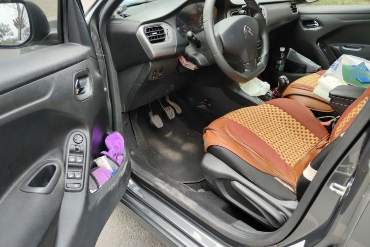 Used Citroen Elysee 2015 Zhishang Edition 1.6L Manual Fashion Model