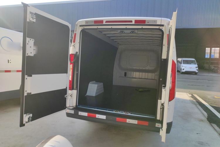 Used Foton Intelligent Blue Elf E7 2024 Facelifted All-Electric Van Flat Roof 2 Seats Evey Lithium Energy 41.86 kWh