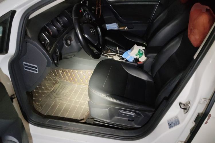 Used Volkswagen Golf 2015 1.6L Automatic Comfort Model
