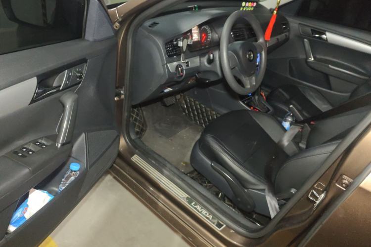 Used Volkswagen Gran Lavida 2013 1.6L Automatic Comfort Model Driver Seat