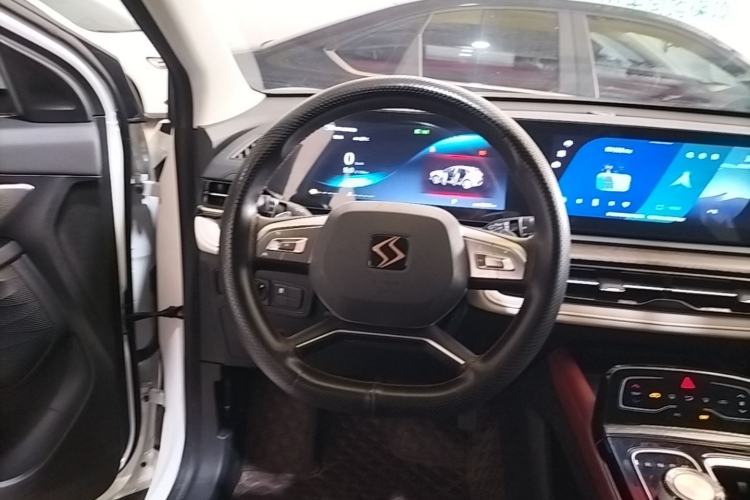 Used SOL QX 2021 300T DCT Prestige Smart Connectivity Version
