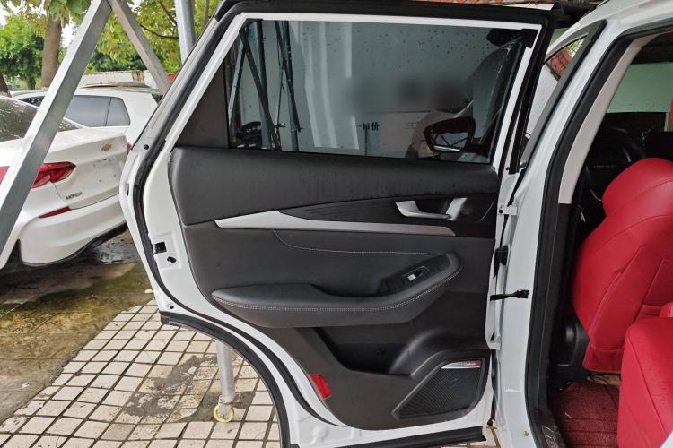 Used Soueast DX8S 2022 1.5T DCT Gulf Edition 5 Seats