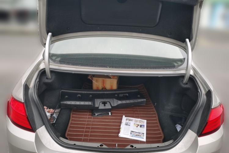 Used BMW 5 Series 2014 525Li Leading Model Trunk