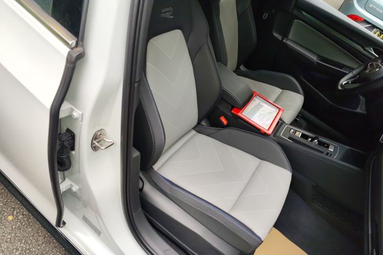 Used Volkswagen Golf 2025 300TSI R-Line
