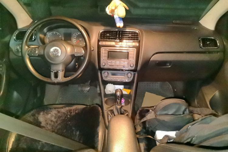 Used Volkswagen Polo 2013 1.4L Automatic Luxury Edition Center Console