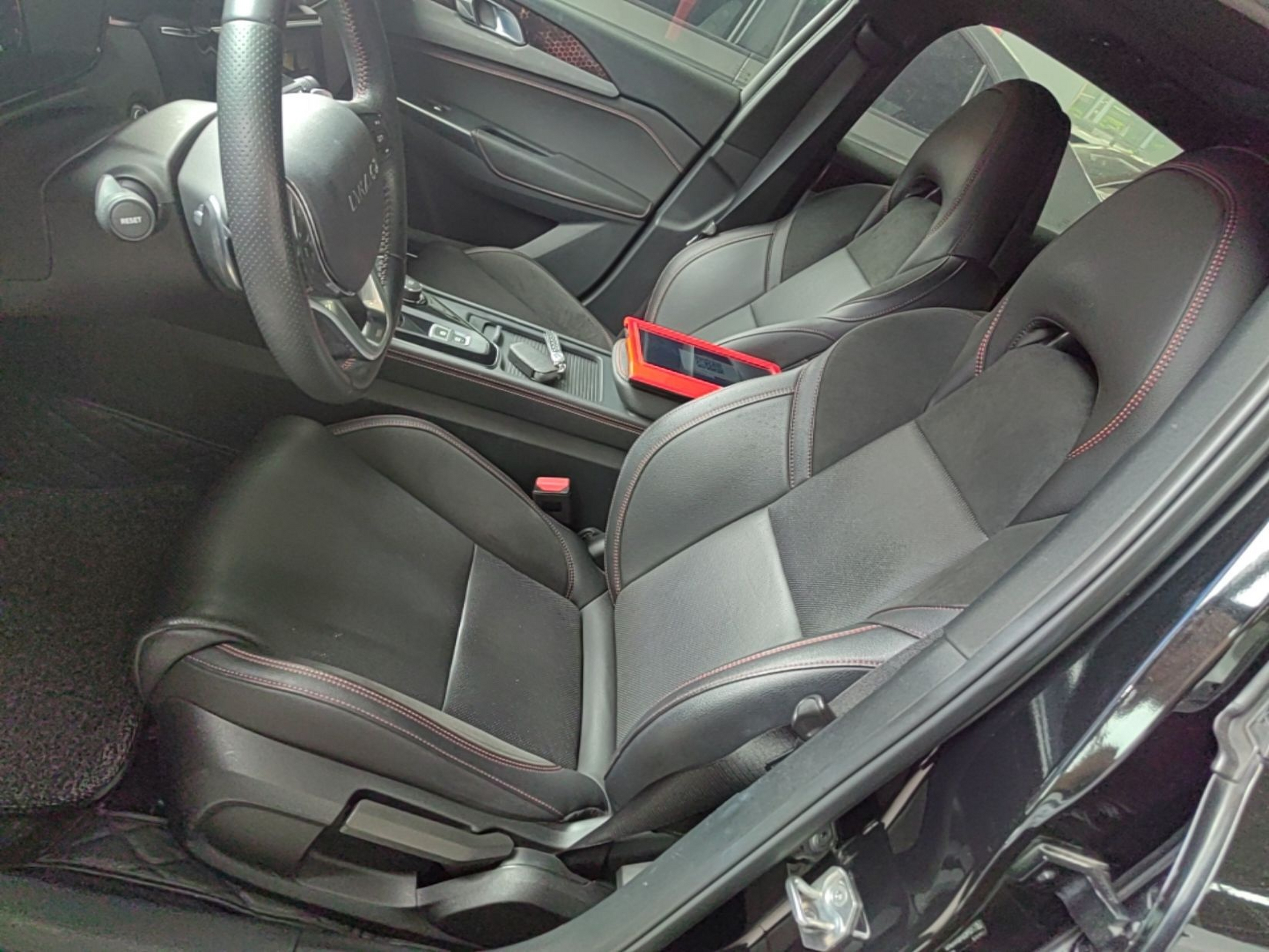 Interior delantero