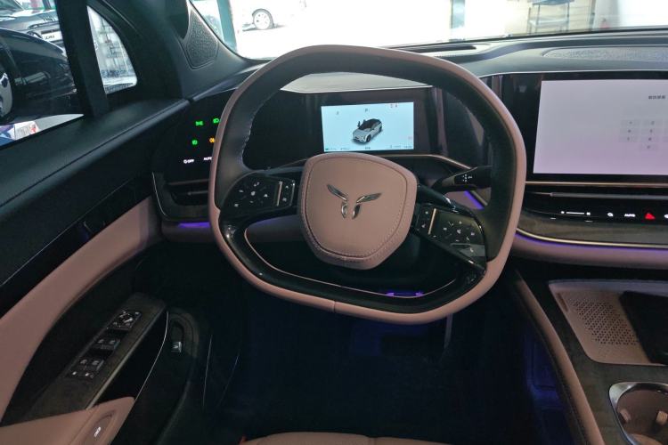 Used Hongqi Tiangong 08 2025 680 Ultra Four-Wheel-Drive Version Steering Wheel