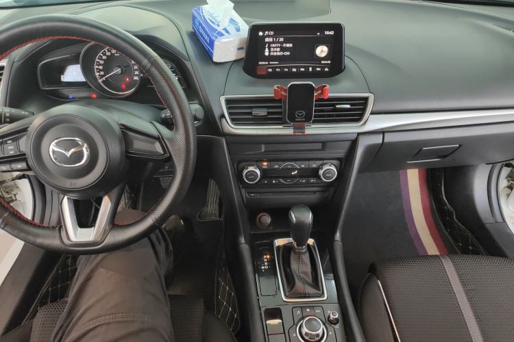 Used Mazda 3 Axela 2017 Sedan 1.5L Automatic Luxury Model Emission Standard China V
