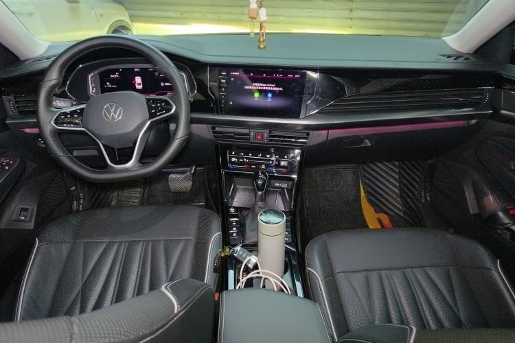 Used Volkswagen Passat 2022 330TSI Starry Luxury Edition Center Console