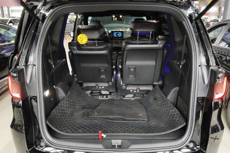 Used Honda Elysion 2024 2.0L eHEV Luxury Edition Trunk