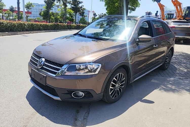 Used Volkswagen Cross Lavida 2014 1.6L Automatic