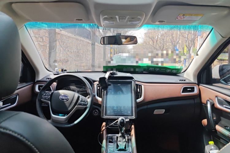 Used SWM X7 2017 1.5T Automatic Smart Enjoyment Version 7 Seats Center Console