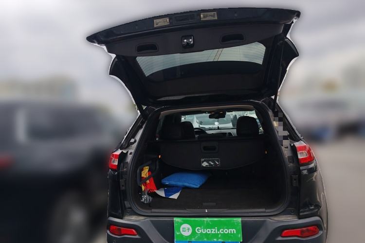 Used Jeep Cherokee 2014 2.4L Urban Edition