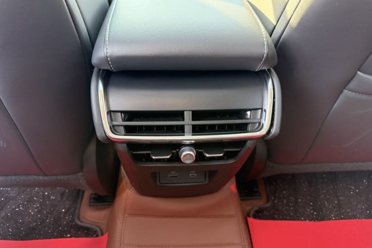 Used Ford Mondeo 2025 2.0T EcoBoost Luxury Version