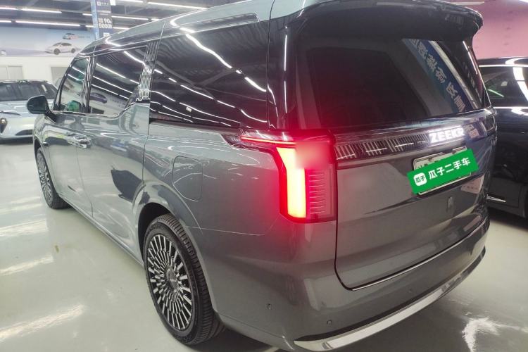 Used Zeekr 009 2024 Six-Seat Executive Version 4WD 108 kWh Rear Left 45 Deg