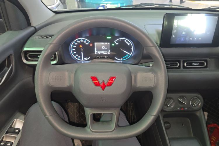 Used Wuling Hongguang New Energy 2025 Extended-Range Hybrid 50KM Comfort Version Steering Wheel