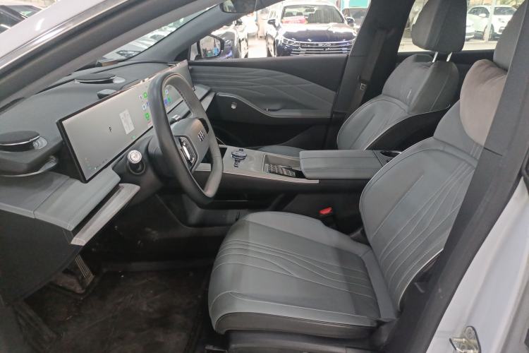 Used Geely Galaxy E8 2024 550 km Range Rear-Wheel-Drive PRO Left Front Seat