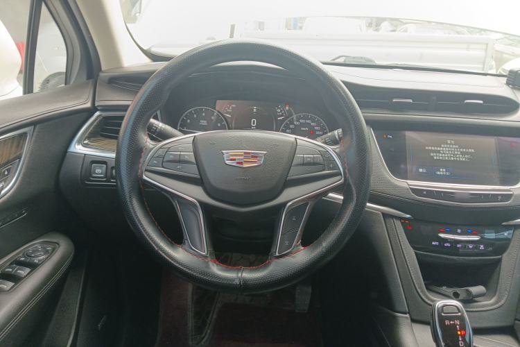 Used Cadillac XT5 2018 25T Luxury Model

