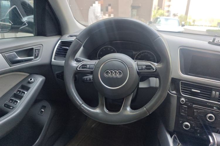Used Audi Q5 2013 40 TFSI Technology Edition Steering Wheel