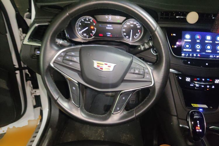Used Cadillac XT5 2021 2.0T Two-Wheel Drive Luxury Version Steering Wheel
