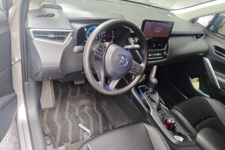 Used Toyota Corolla Cross 2024 2.0L Elite Edition Center Console