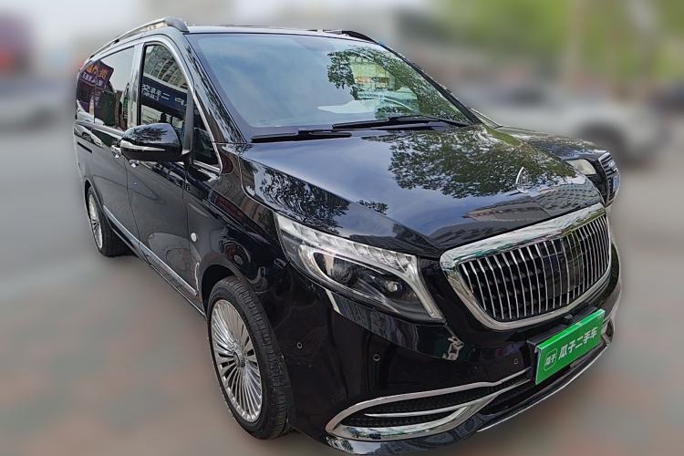 Used Mercedes-Benz V-Class  Front Right 45 Deg