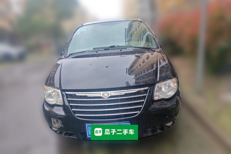 Used Chrysler Grand Voyager 2012 3.0L Classic Edition Front
