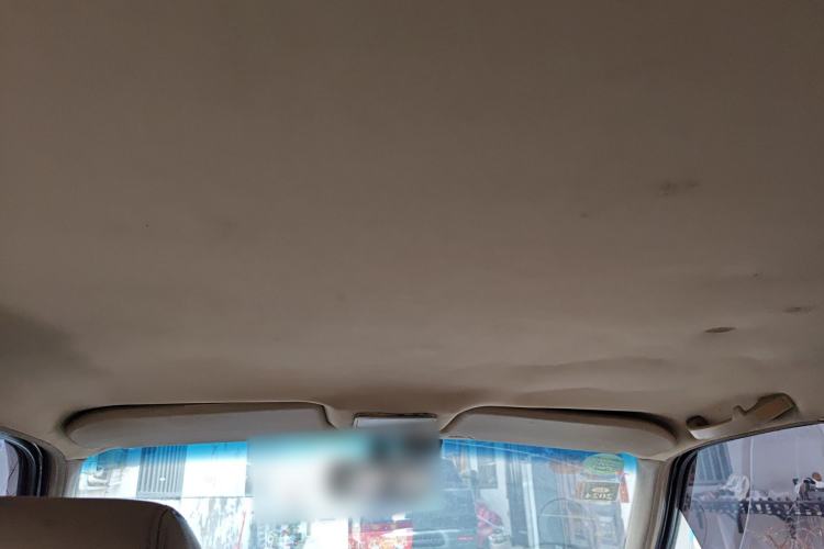 Used Volkswagen Santana Vista 2010 1.6L Manual Comfort Version
