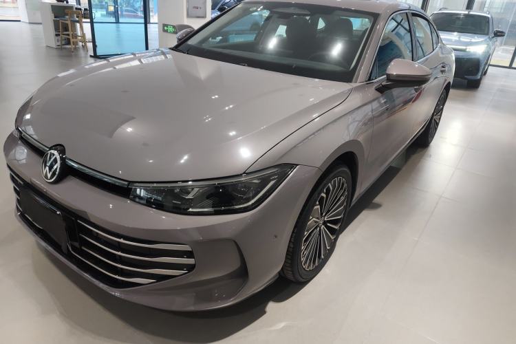 Used Volkswagen Passat 2025 Pro 380TSI Dragon Supreme Edition