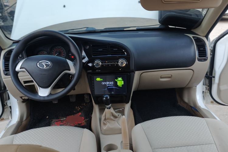 Used Soueast V3 Lingyue 2014 1.5L Manual Smart Edition Center Console