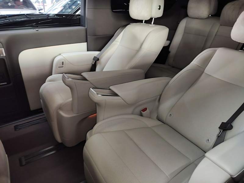 Used Li Auto MEGA 2024 Ultra Model — 16