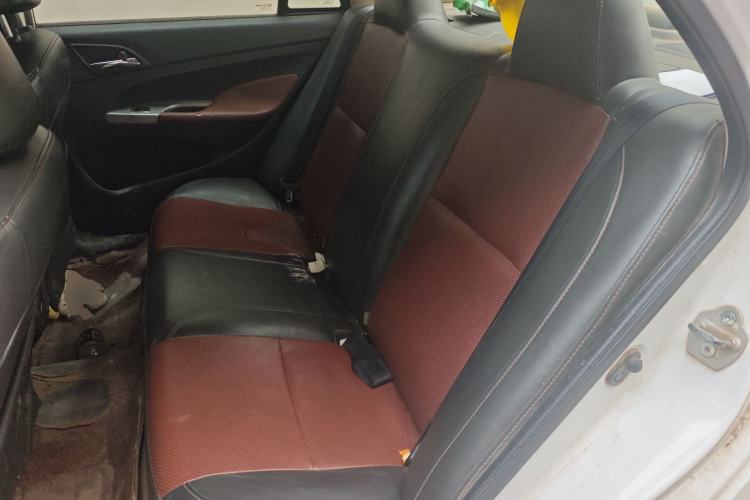 Used BYD F3 2015 Energy-Saving Edition 1.5L Manual Luxury Model Left Rear Seat