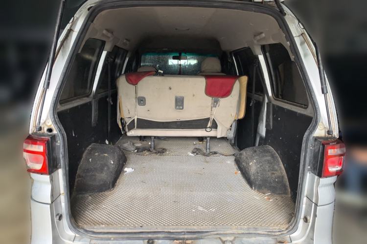 Used FORTHING Lingzhi 2018 M3 1.5L 5-Seat Base Model Trunk