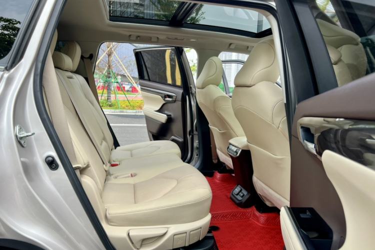 Used Toyota Highlander 2022 Dual-Engine 2.5L Four-Wheel Drive Supreme Edition 7-Seater Interior 1