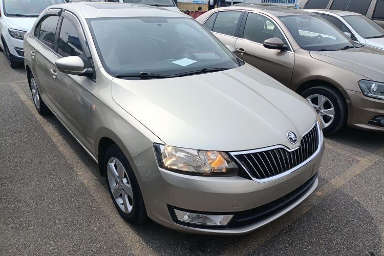 Used Skoda Rapid 2013 1.6L Automatic Smart Selection Model
