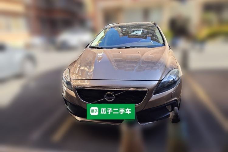 Used Volvo V40 2014 Cross Country T5 AWD Smart Luxury Edition Front