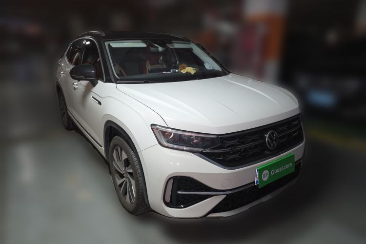 Used Volkswagen Tayron X 2024 330TSI Two-Wheel-Drive Prestige High-Energy Edition Front Right 45 Deg