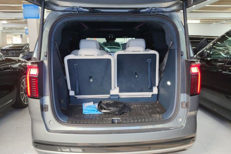 Used Zeekr 009 2024 Six-Seat Executive Version 4WD 108 kWh
