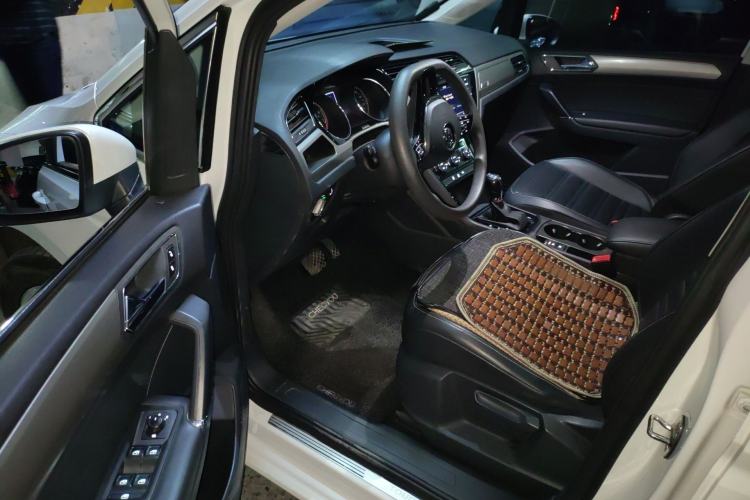 Used Volkswagen Touran 2018 Volkswagen Touran L 280TSI DSG Comfort Edition 7 Seats China V Emission Standard Driver Seat