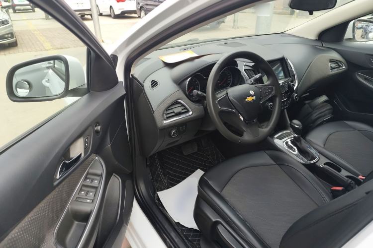 Used Chevrolet Cruze 2016 1.5L Automatic Luxury Edition Driver Seat