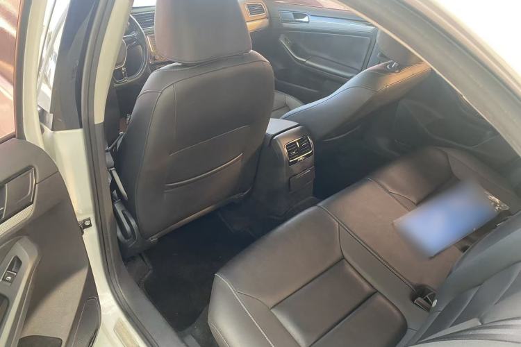 Used Volkswagen Sagitar 2015 230TSI Automatic Comfort Version
