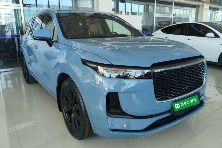Used Li Auto ONE 2021 Extended-Range 6-Seater Version Front Right 45 Deg