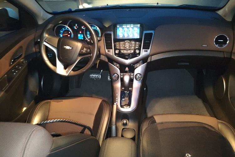 Used Chevrolet Cruze 2013 Hatchback 1.6L Automatic Luxury Model
