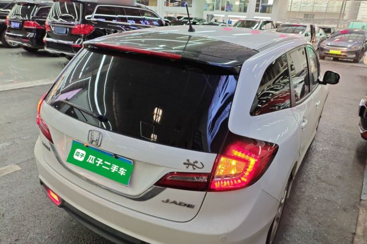 Used Honda Jade 2013 1.8L automatic Comfort version 5 seats
