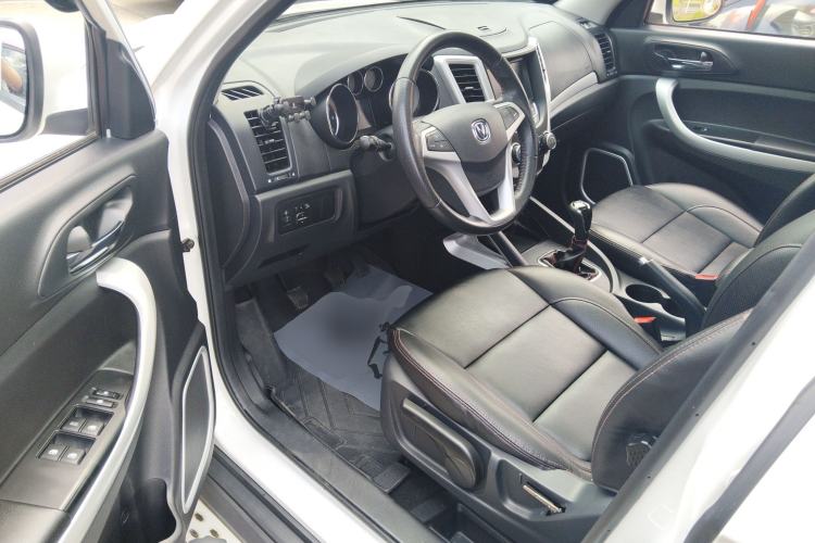 Used CHANGAN CS35 2015 1.6L Manual Luxury Model China IV Standard Driver Seat