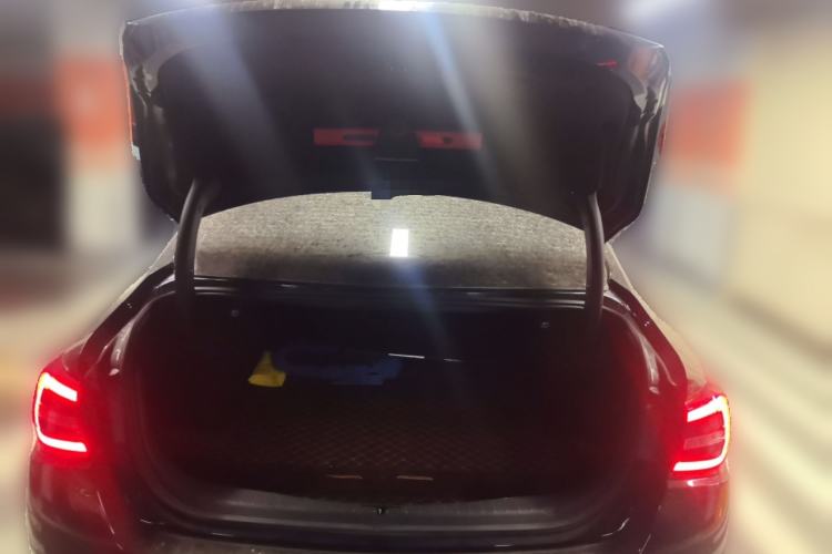 Used Hongqi H5 2022 Classic Model Facelift 1.5T DCT Qiyun Edition Trunk