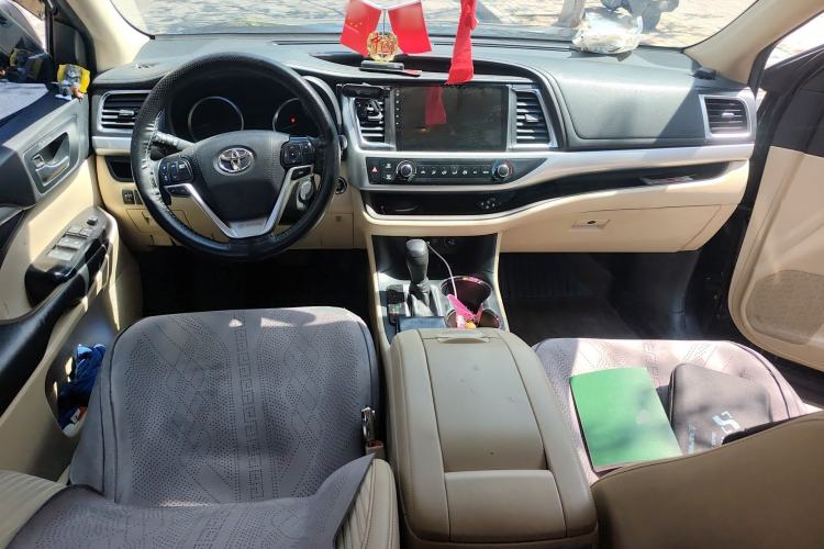 Used Toyota Highlander 2018 2.0T Four-Wheel Drive Elite Edition 7 Seats China VI Standard Center Console